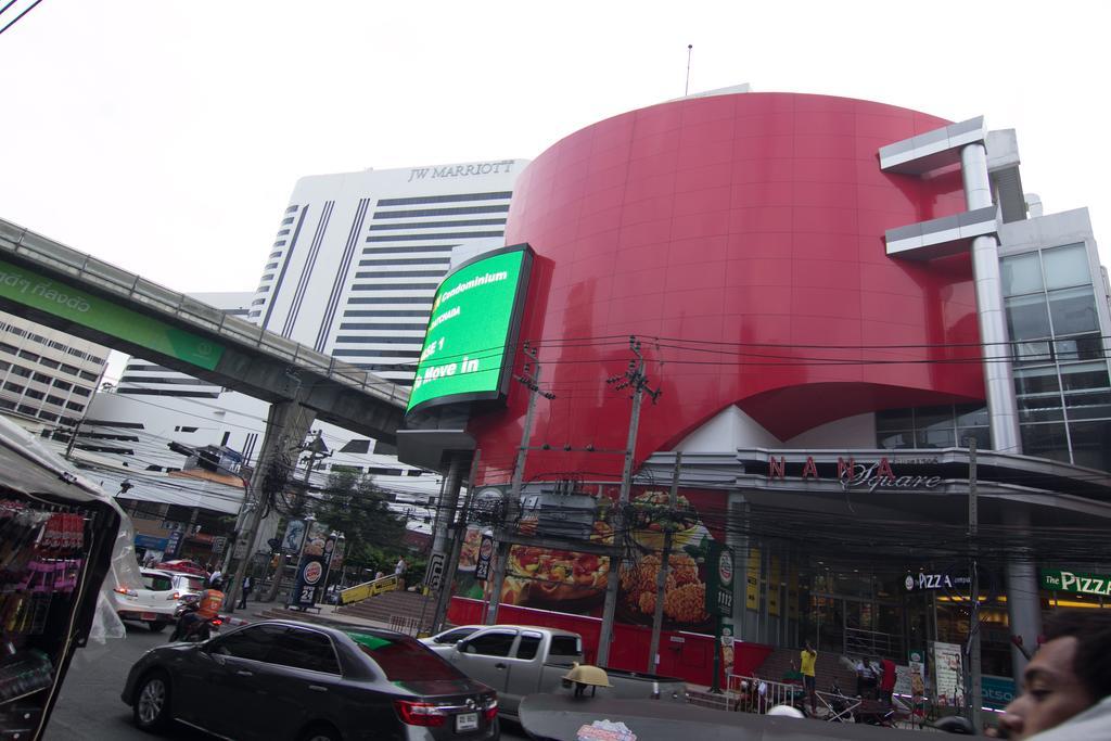 天空公寓 曼谷 外观 照片